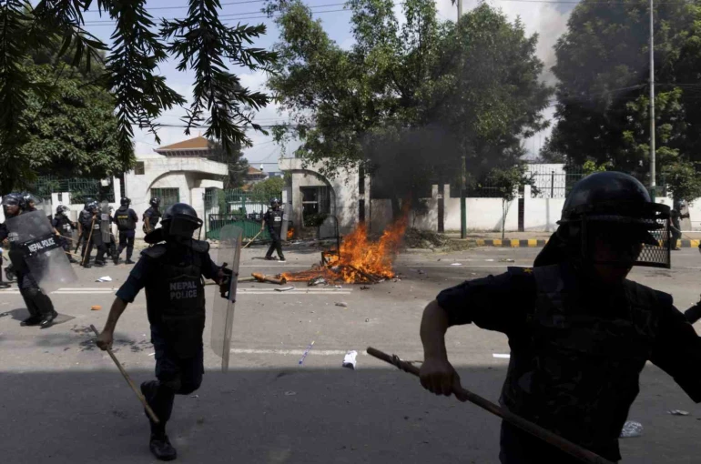 Nepal’de sosyal medya yasağı protestolarında ölü sayısı 19’a yükseldi 