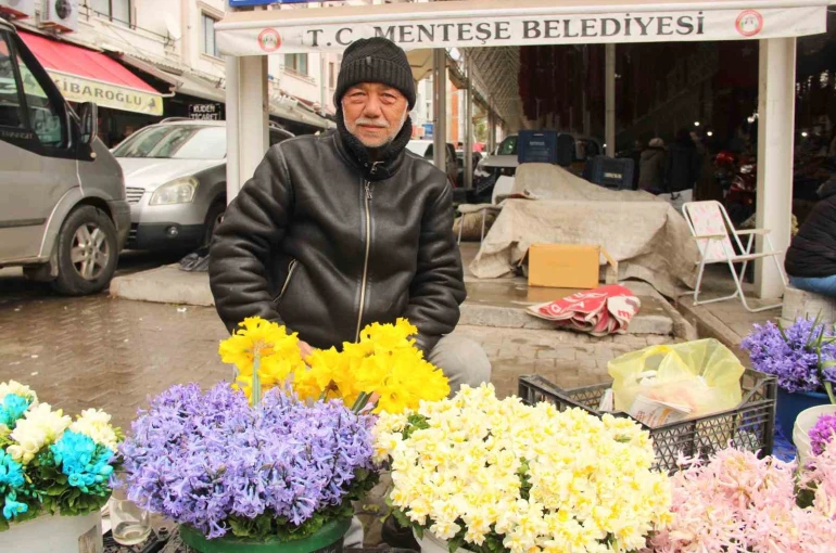 Nergisler Menteşe pazarına renk katıyor
