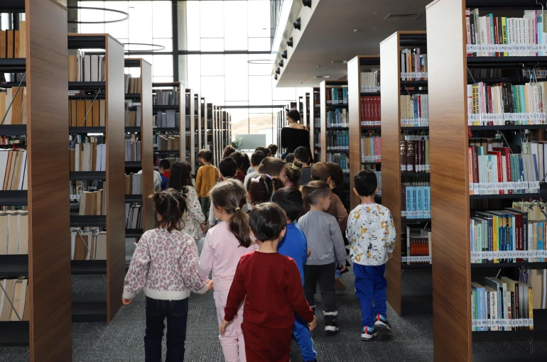 NEÜ Ahmet Keleşoğlu Kütüphanesi kapılarını geleceğin okurlarına açtı