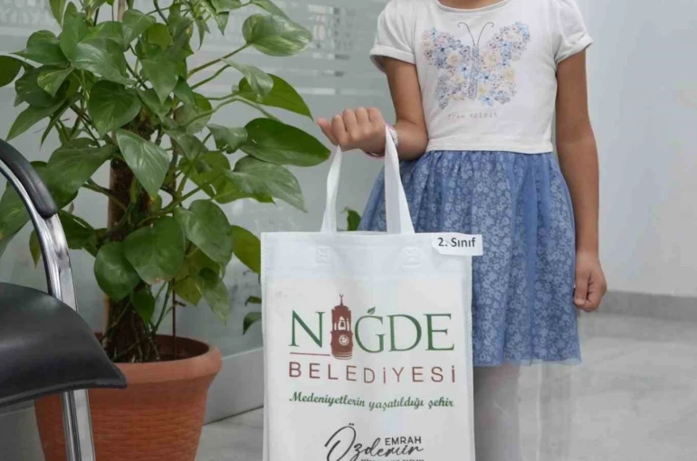 Niğde Belediyesi’nden öğrencilere eğitim desteği 