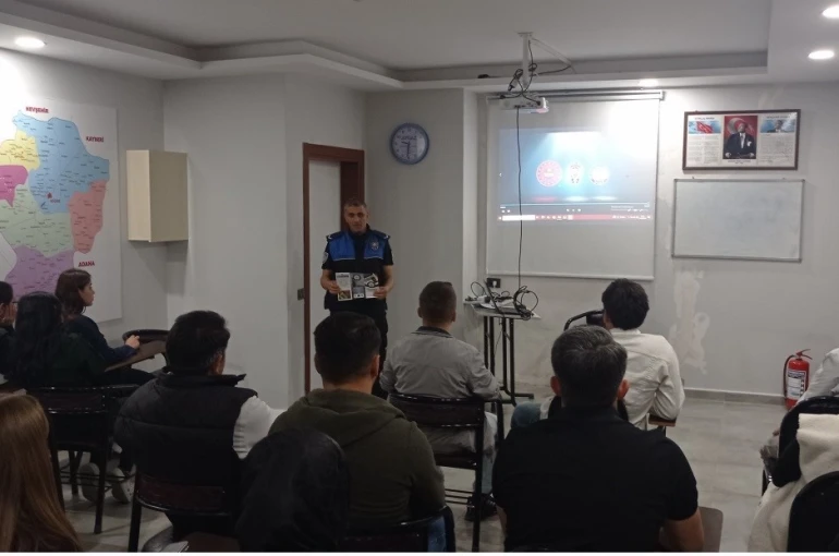 Niğde polisinden dolandırıcılığa karşı bilgilendirme çalışması 