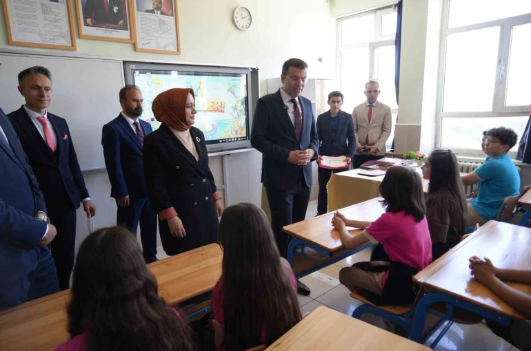 Niğde’de 67 bin 811 öğrenci karne heyecanı yaşadı 