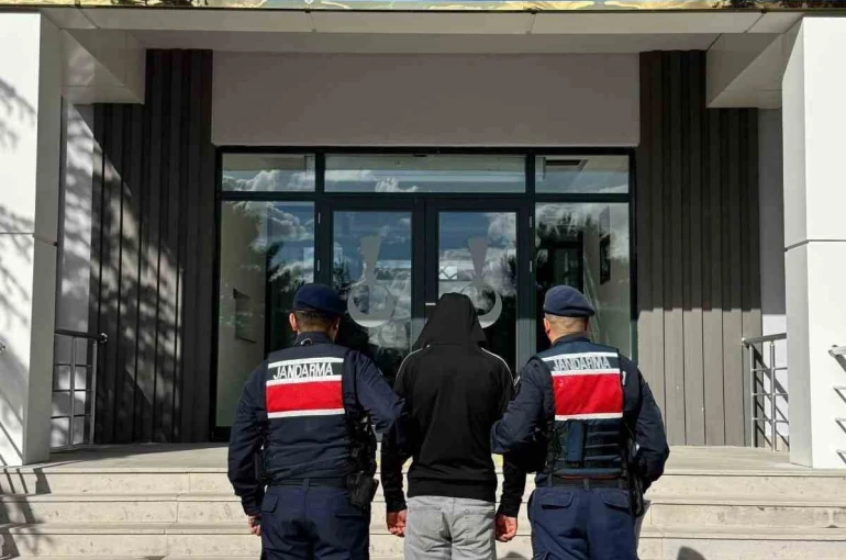 Niğde’de aranan 3 şahıs jandarma ekiplerince yakalandı 