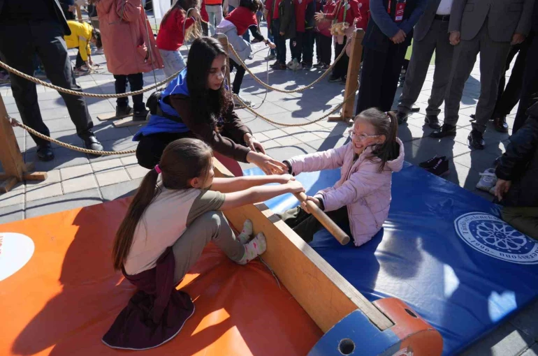 Niğde’de "Bir Tır Dolusu Mutluluk" 