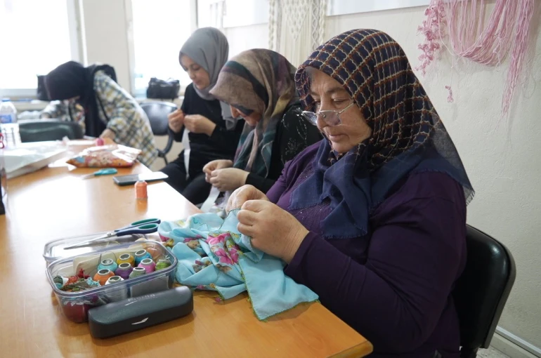 Niğde’de hayat boyu öğrenmeye yoğun ilgi: 191 kursta 4 bin 802 kursiyer eğitim alıyor 