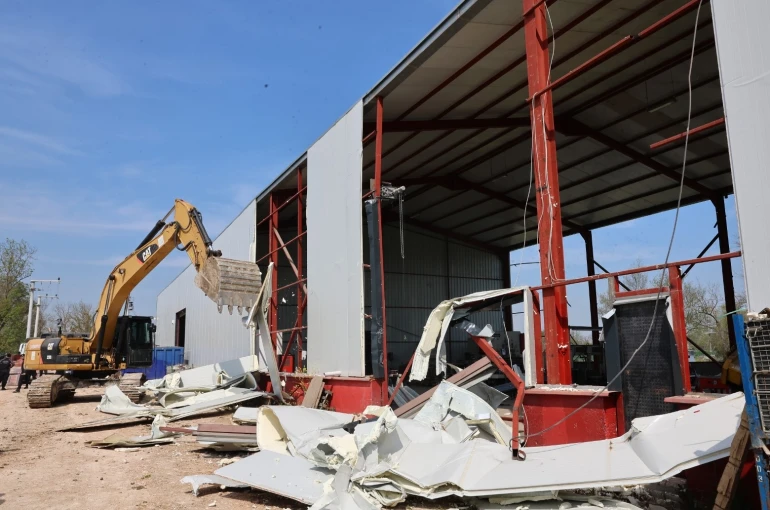 Nilüfer’de 2 günde 4 yıkım 