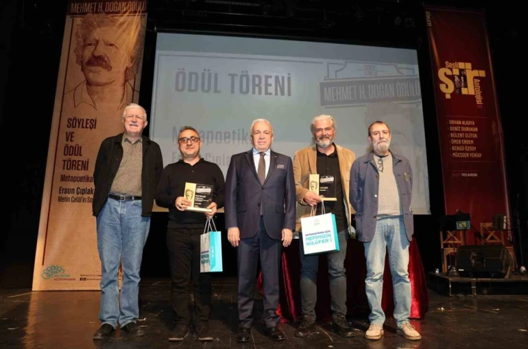 Nilüfer’de şiir eleştirisinin prestij ödülleri sahiplerini buldu 