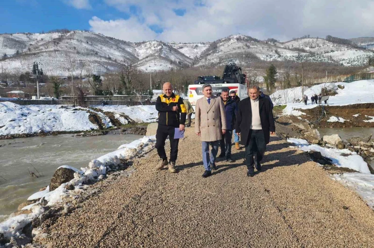 Nuhlar Köyü’nde geçici köprü çalışmaları yerinde incelendi 