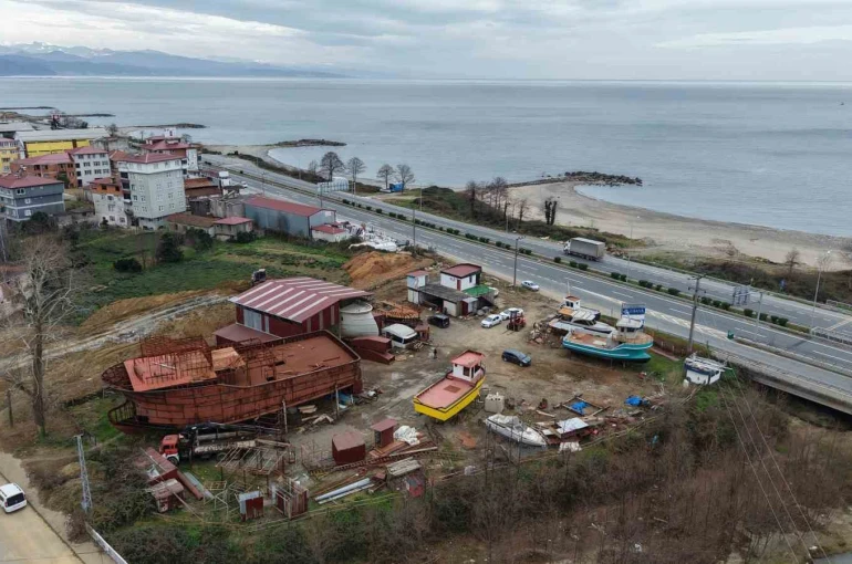 Of’tan Senegal’e balıkçı teknesi ihracatı 