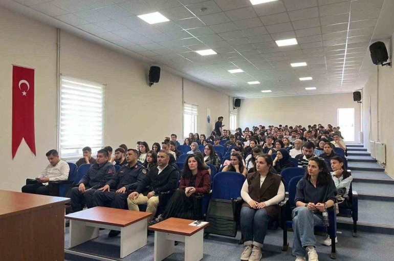 Öğrenci ve öğretmenlere bağımlılıkla mücadele eğitimi 