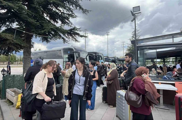 Öğrenciler Bolu Otogarı’nda yoğunluk oluşturdu