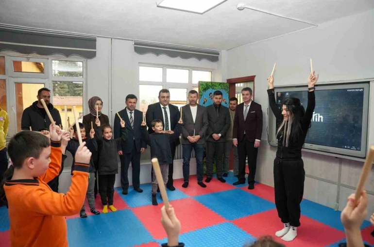 Öğrenciler modern mini spor salonuna kavuştu
