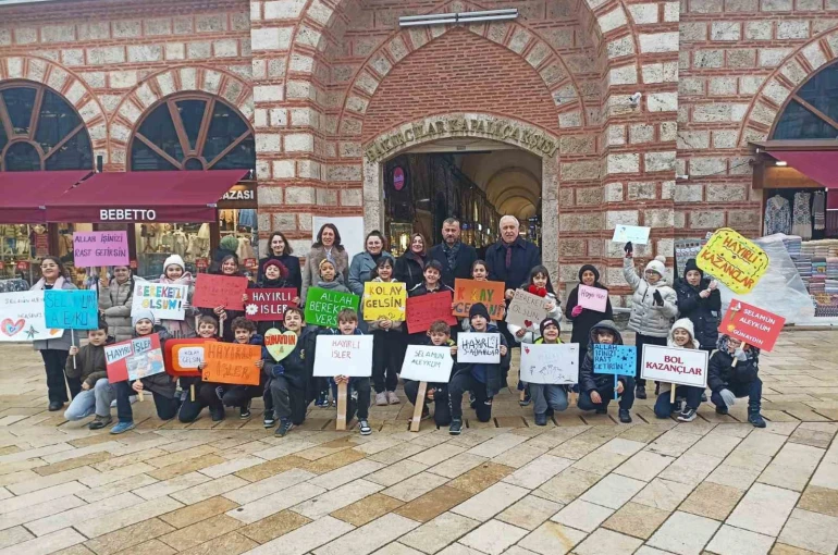 Öğrencilerden "Türkiye Selamlaşıyor" projesi kapsamında anlamlı ziyaret 