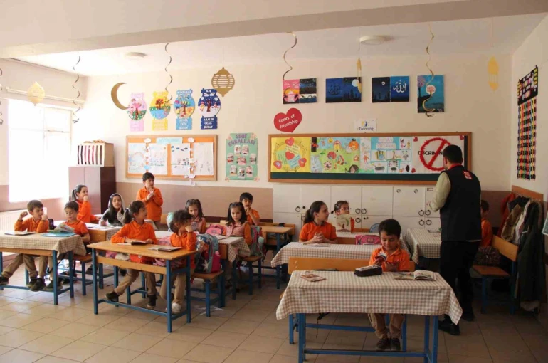 Öğrencilere 112 Acil Çağrı sistemi anlatıldı 