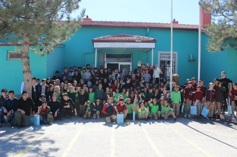 Öğrencilere bayram öncesi bayram sevinci yaşattılar