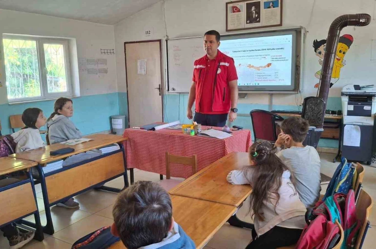 Öğrencilere çevre ve tarım bilinci eğitimi verildi 