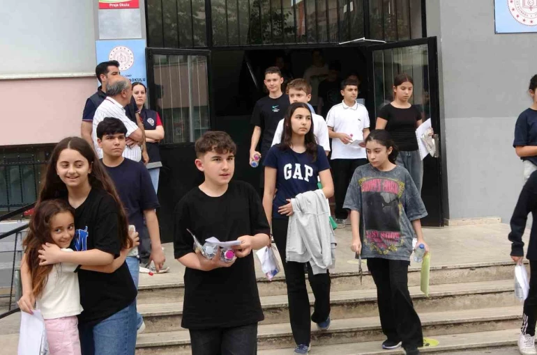 Öğrencilerin sınav heyecanı sona erdi: "En zorlu LGS’ydi" 