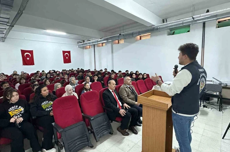 Öğretmen ve öğrencilere siber suçlarla mücadele eğitimi 