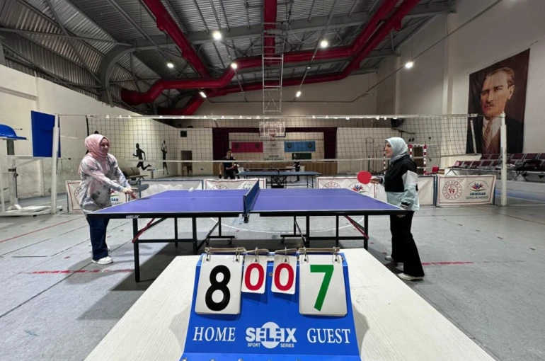 Öğretmenler Günü turnuvaları Akhisar’da büyük ilgi gördü 