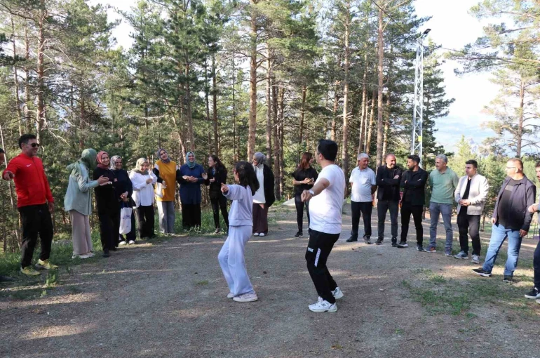 Öğretmenler yıl sonu değerlendirmesini mesire alanında yaptı 