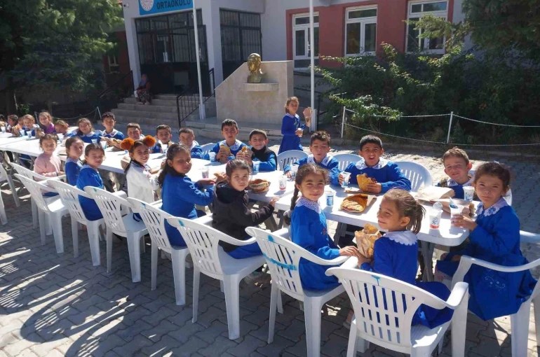 Öğretmenlerden öğrencileri mutlu eden etkinlik