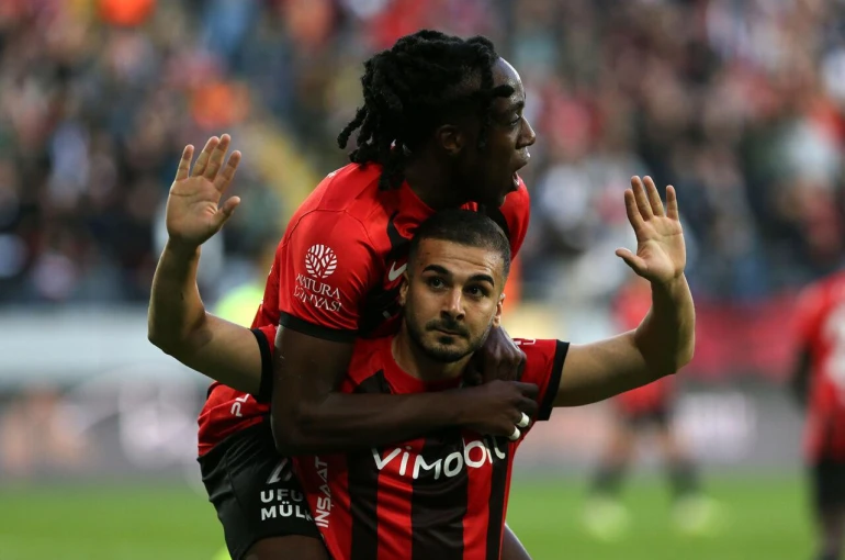 Oğulcan Ülgün’den Konyaspor’a vefa; Taraftardan büyük alkış topladı!