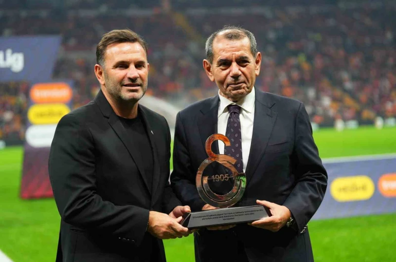 Okan Buruk’a 100. galibiyet plaketi verildi