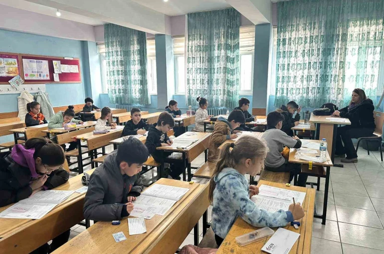 Oku Kitabını Al Armağanını yarışmasının finali gerçekleştirildi 