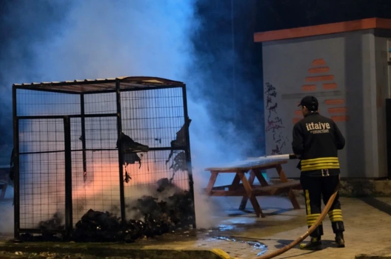 Okul karşısındaki konteynerden alevler yükseldi