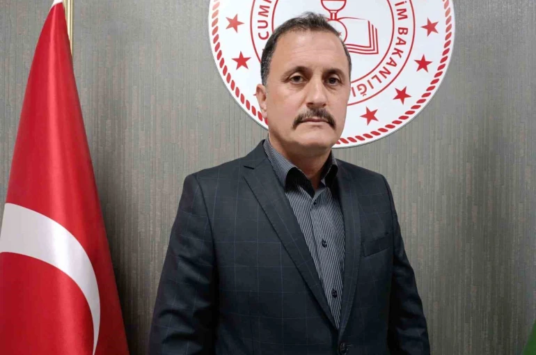 Okul müdürünün unutamadığı ’Un hatırası’: "Asrın felaketi yaşandı, o fırının deposunda tonlarca un enkazın altında kaldı" 