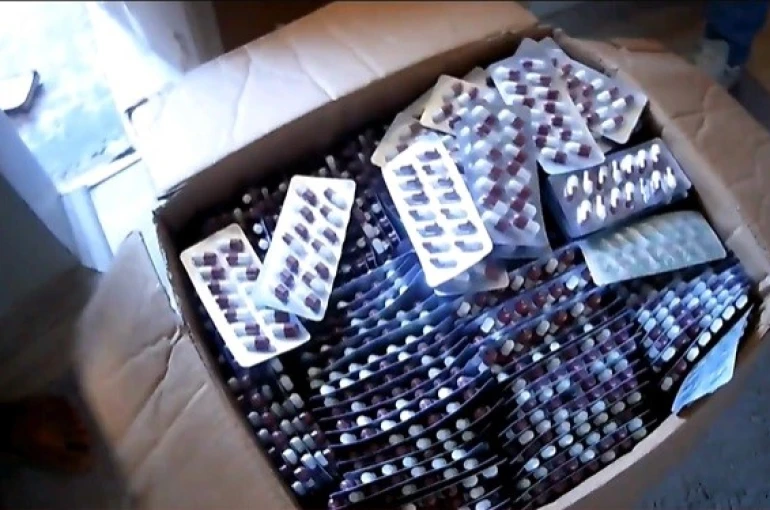 Okul önünde uyuşturucu satarken yakalandı 