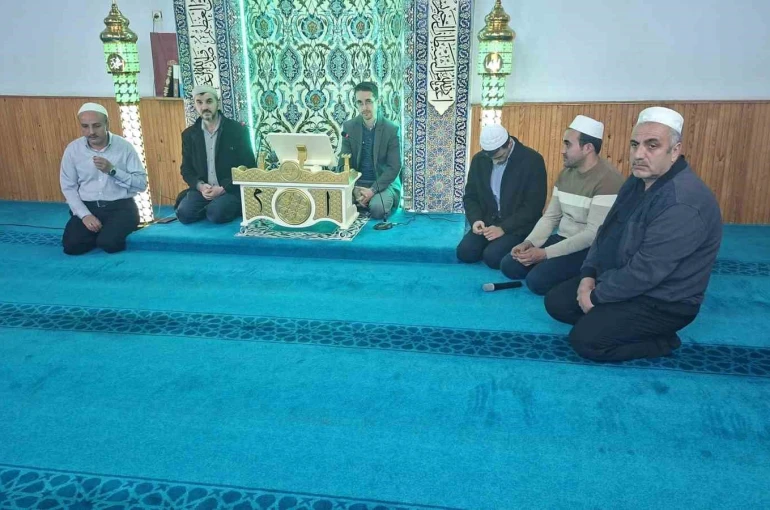 Okul saldırısında hayatını kaybeden öğretmen ve öğrenciler için Hisarcık’ta mevlit okutuldu 