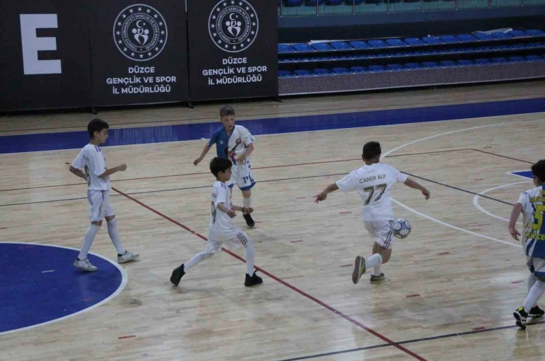 Okul Sporları müsabakaları tüm heyecanıyla sürüyor 