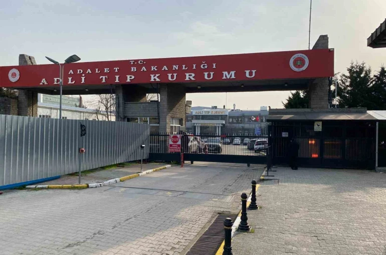 Okuldaki saldırıda hayatını kaybeden Fatmanur öğretmenin cenazesi Adli Tıp Kurumu’ndan alındı 