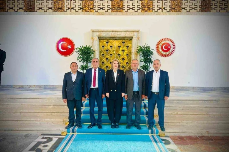 Ölmeztoprak’tan çok yönlü temas 