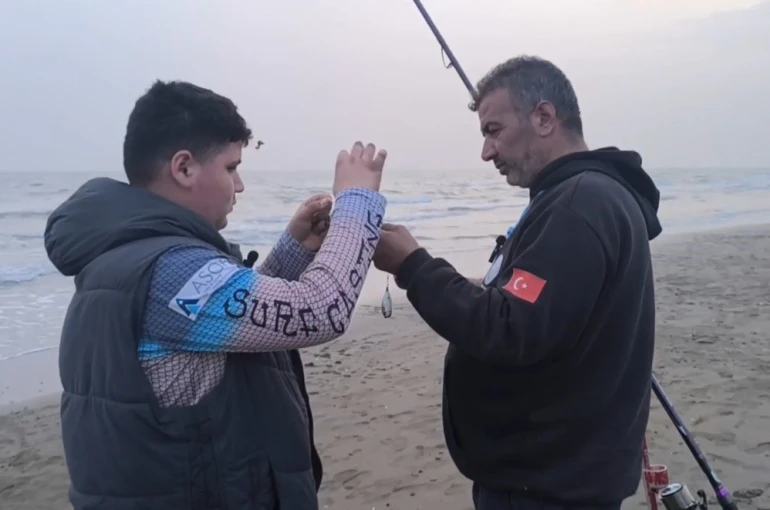 Oltalar, birincilik için denize atıldı 