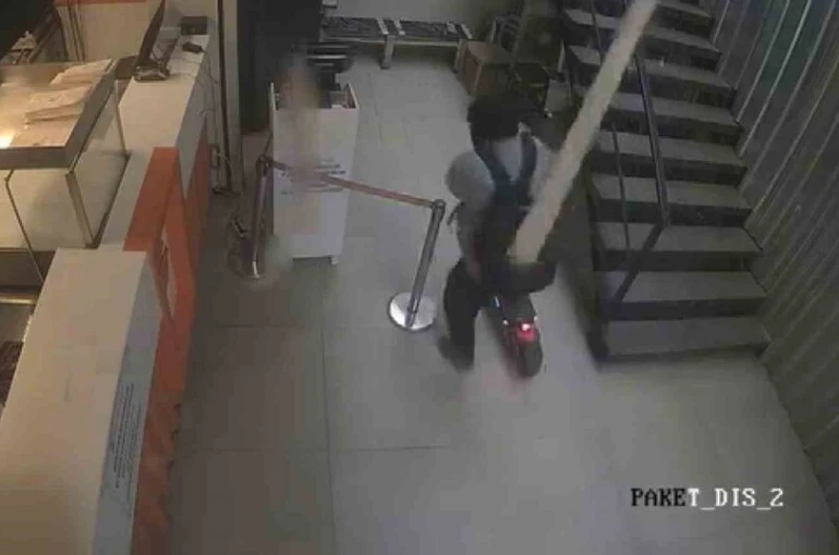 Ölümden kıl payı kurtuldu, o anlar kamerada 