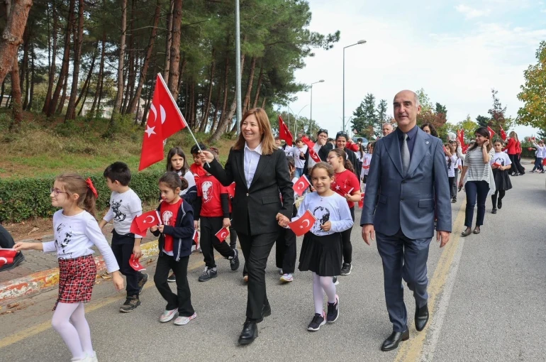 OMÜ’de Cumhuriyet Yürüyüşü 