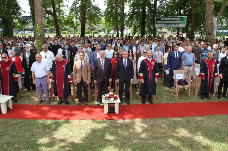OMÜ’de mezuniyet sevinci