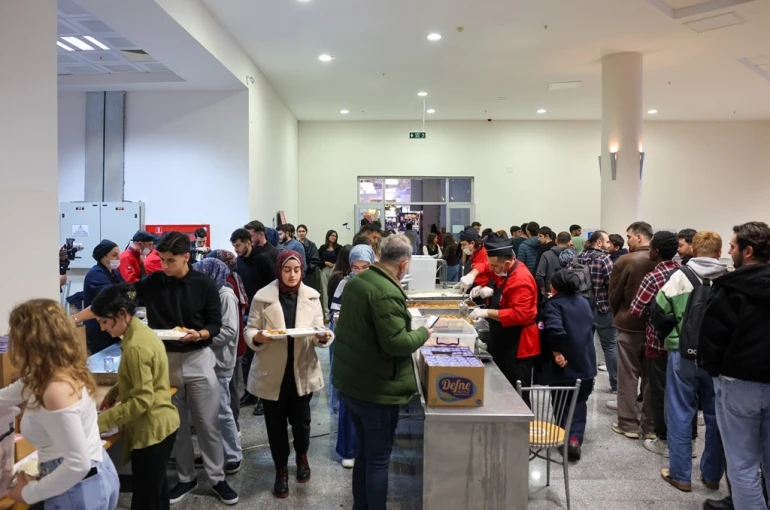 OMÜ’de Ramazan’ın ilk sofrası kuruldu