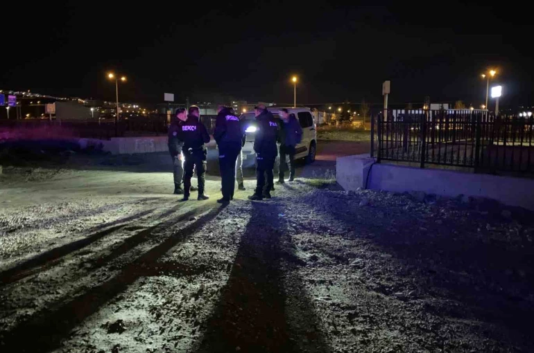 Önce darbettiler, ardından tabancayla vurup kaçtılar: 1 ağır yaralı 