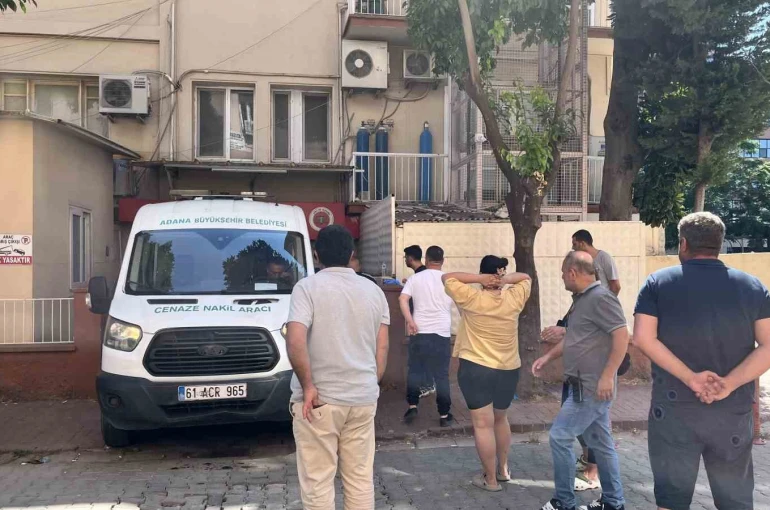 Önce kadını, daha sonra da iki görgü tanığını öldürmüş 