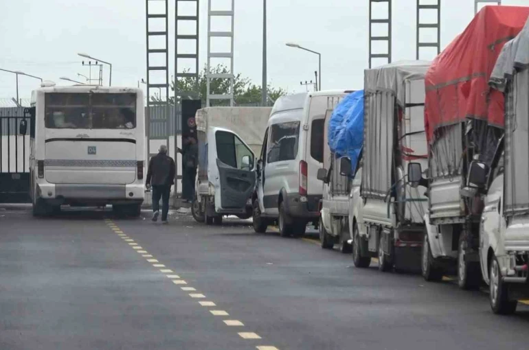 Öncüpınar’da Suriyelilerin dönüş yoğunluğu sürüyor 