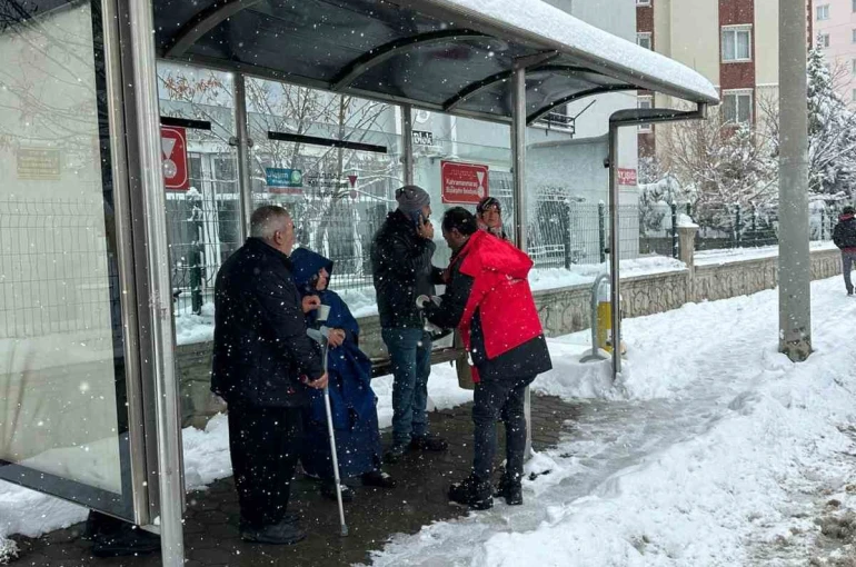 Onikişubat’ta soğuğa karşı sıcak dayanışma