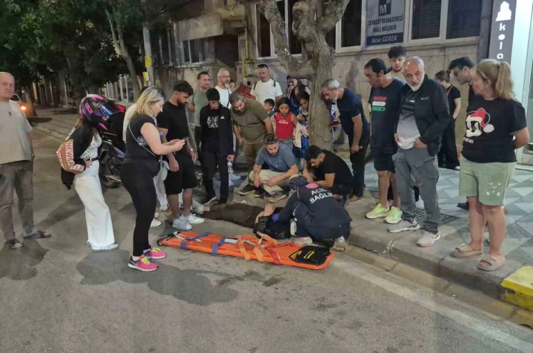 Önünü kaldırdıkları bisikletleri ile seyreden çocuklara çarpmamaya çalışırken yaralandı