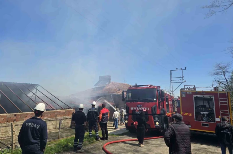 Ordu’da 3 katlı binada yangın 