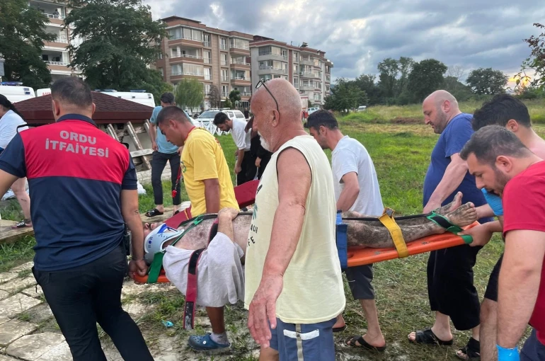 Ordu’da denizde akıntıya kapılan 3 kişi kurtarıldı