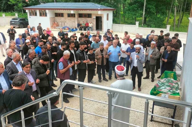 Ordu’da eşi tarafından öldürülen kadın toprağa verildi 
