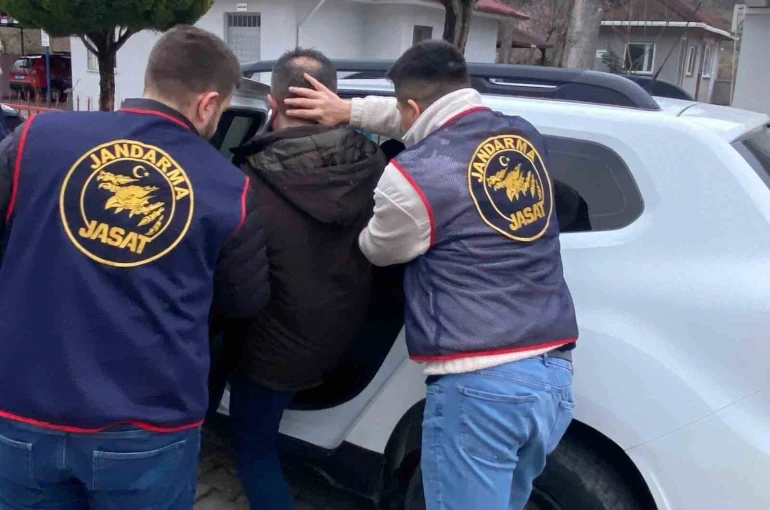 Ordu’da jandarma aranan 49 şüpheliyi yakaladı: 19 tutuklama 