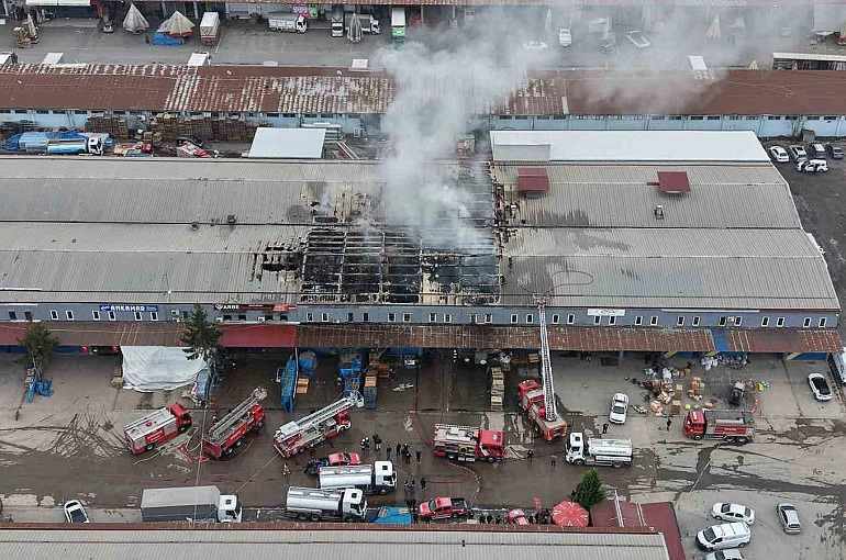 Ordu’da market deposunda yangın